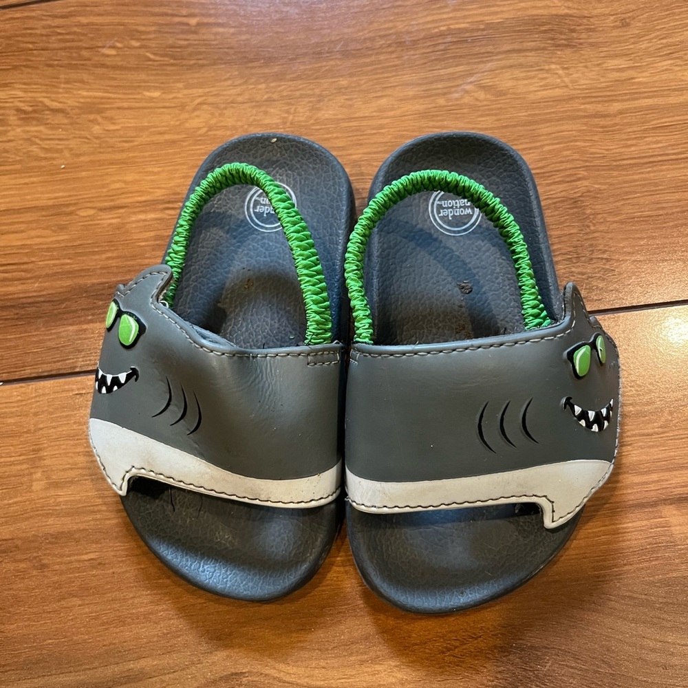 Toddler shark sandals size 5